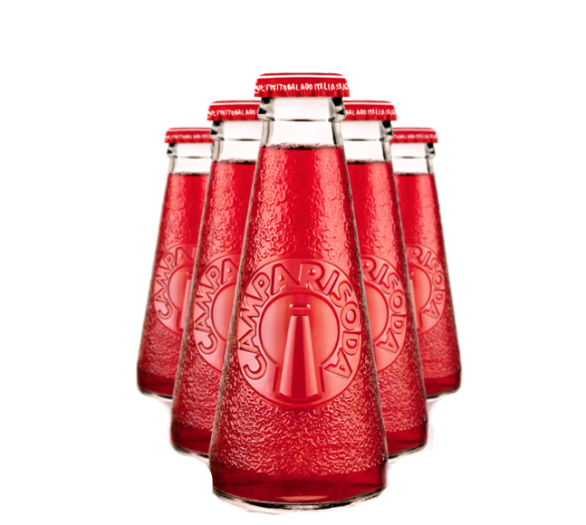 Campari Soda mini bottiglia, venduto in Germania, isolato su sfondo bianco  Foto stock - Alamy